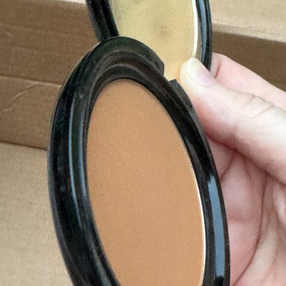 OSP Cosmetics Oil Free Pressed Powder in Matte Terracotta - Picture 11 of 13